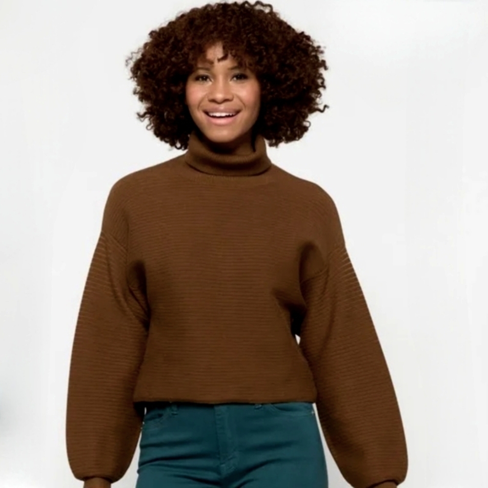 Good American Wide Rib Crop Turtleneck Sweater 3